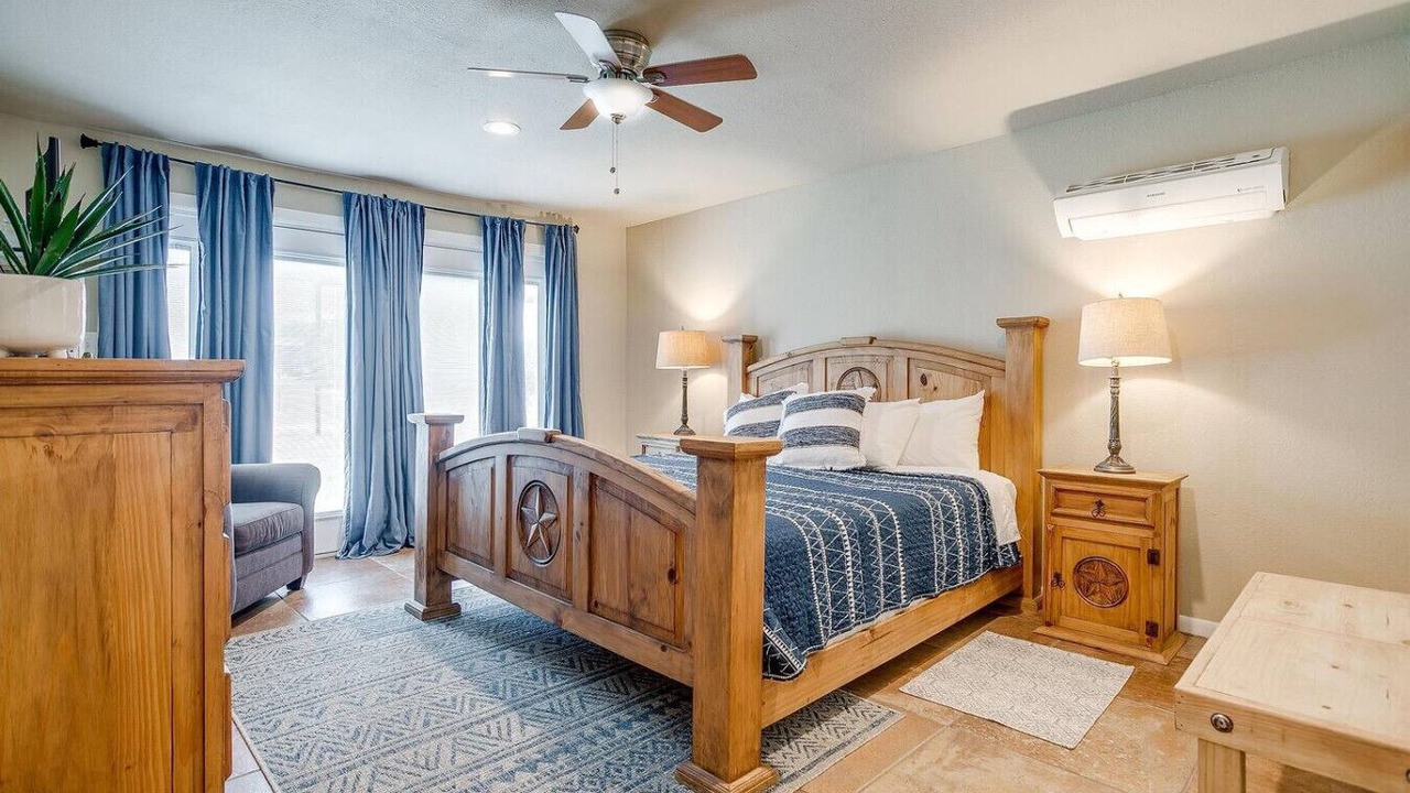 Photo of Bedroom in Laguna Park