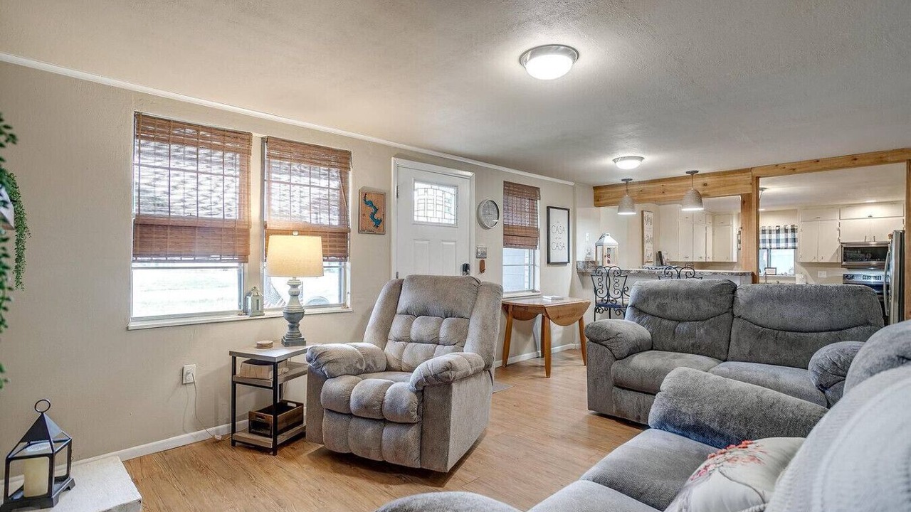 Photo of Livingroom in Laguna Park