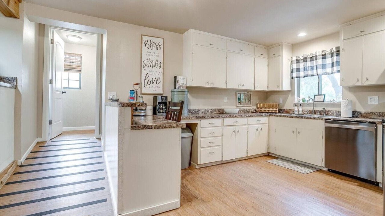 Photo of Kitchen in Laguna Park