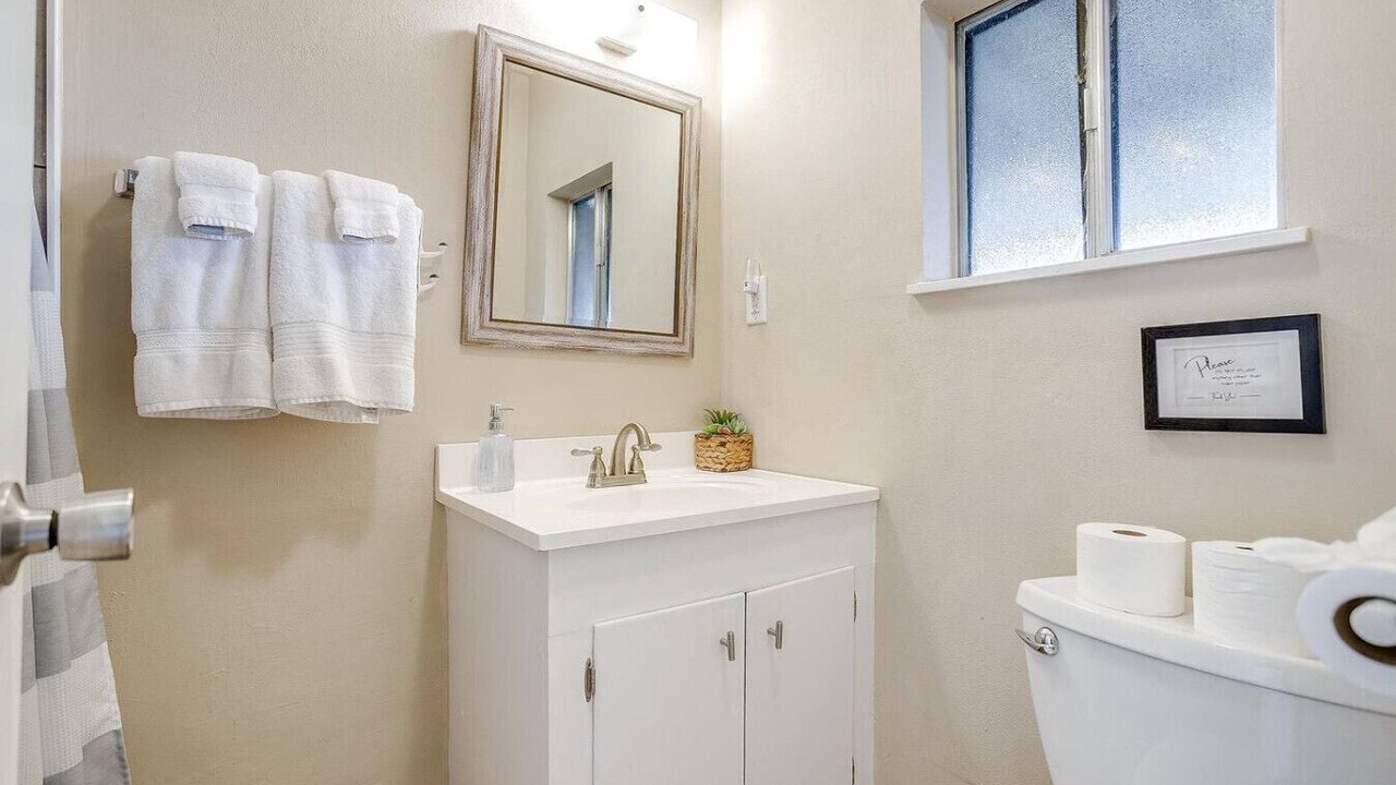 Photo of Bathroom in Laguna Park