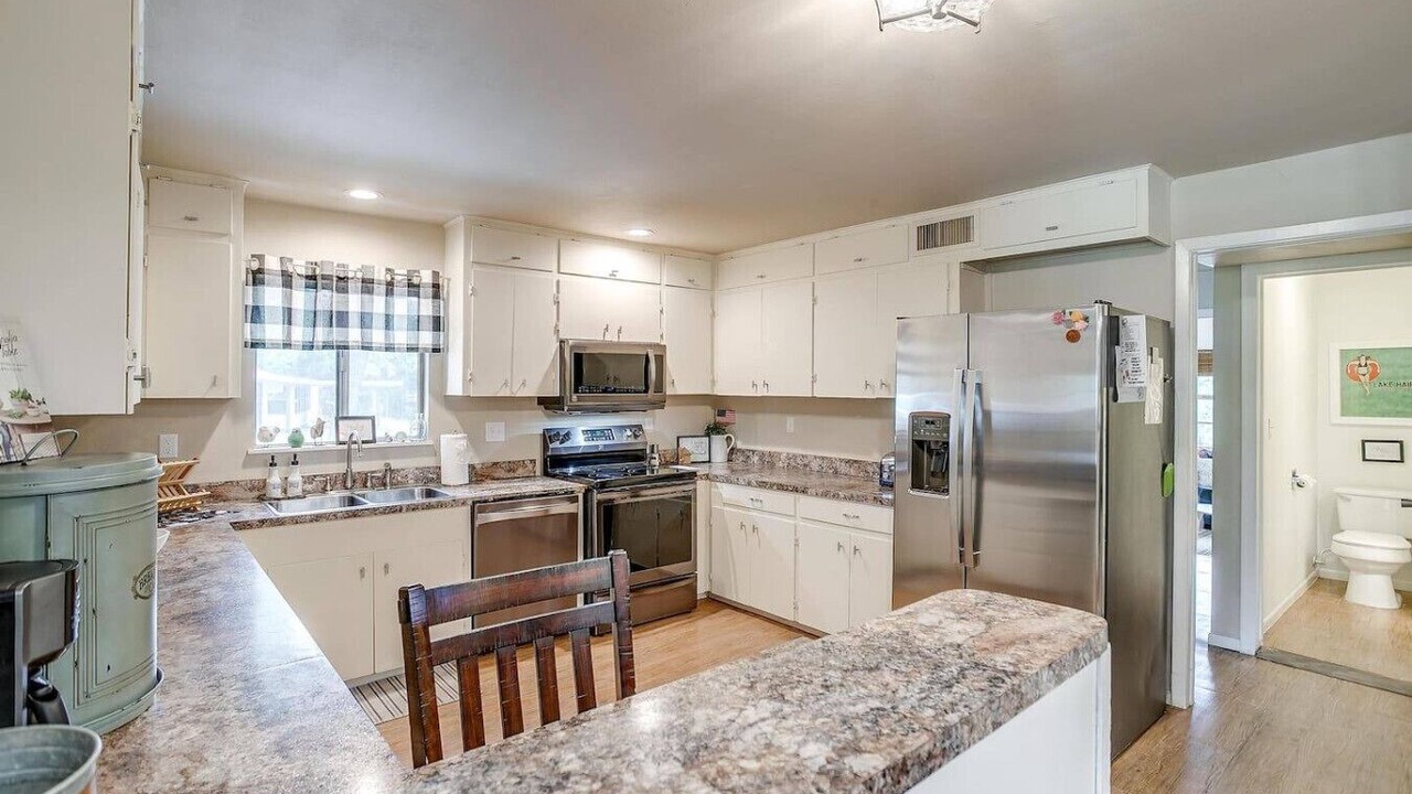 Photo of Kitchen in Laguna Park
