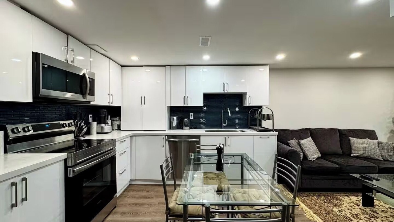 Photo of Livingroom in Ajax