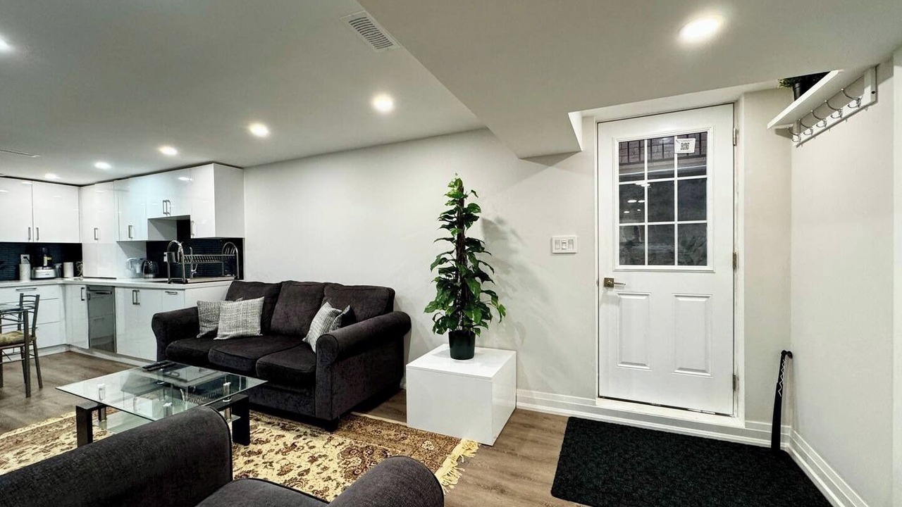 Photo of Livingroom in Ajax
