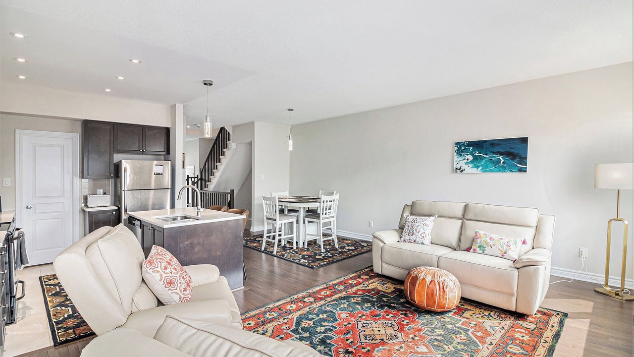 Photo of Livingroom in Ottawa Division