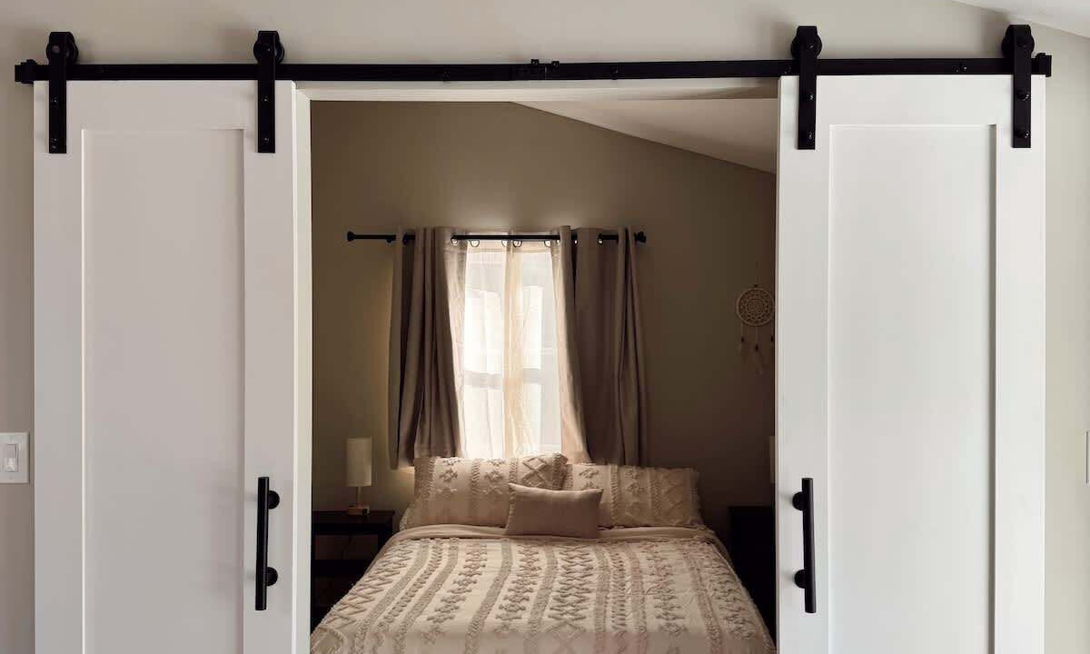 Photo of Bedroom in Lanesville