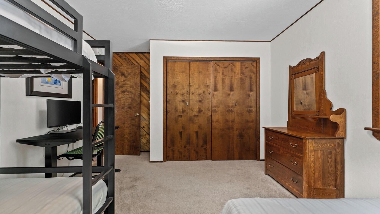 Photo of Bedroom in Kingswood Estates