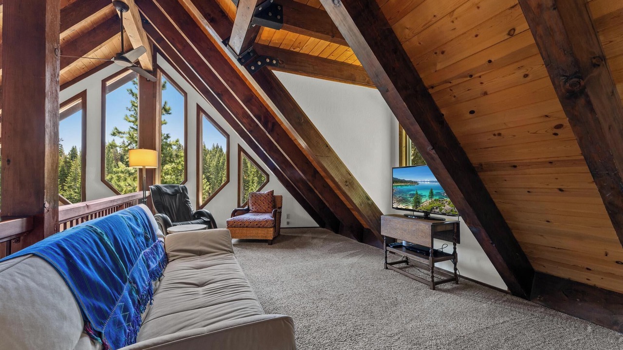 Photo of Livingroom in Kingswood Estates