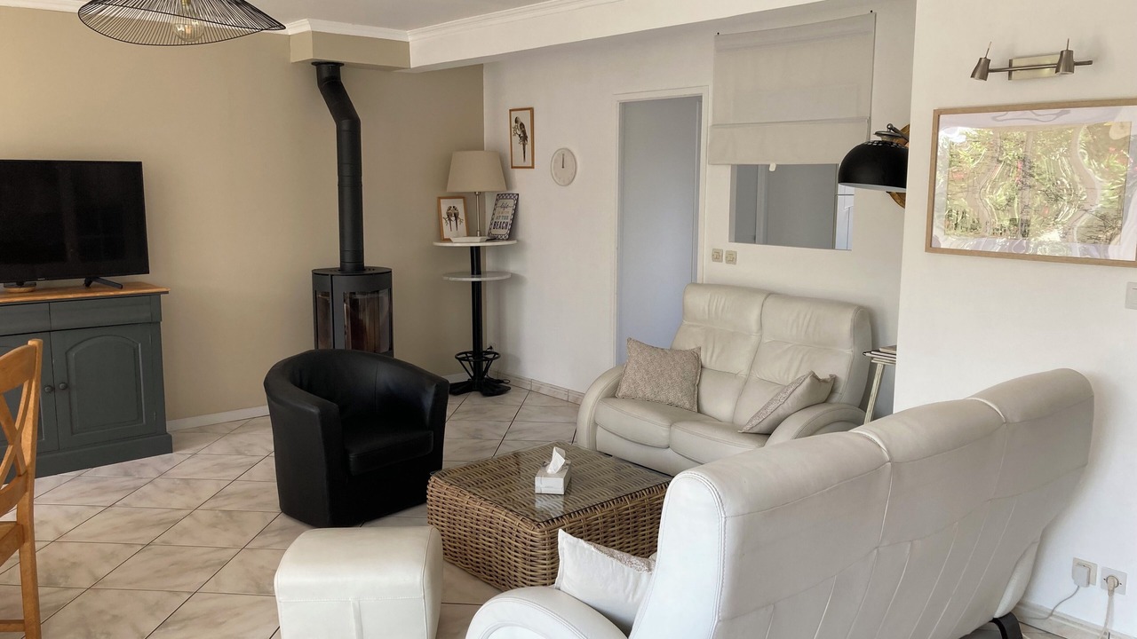 Photo of Livingroom in Saint-Regnobert-de-la-Cote-de-Nacre