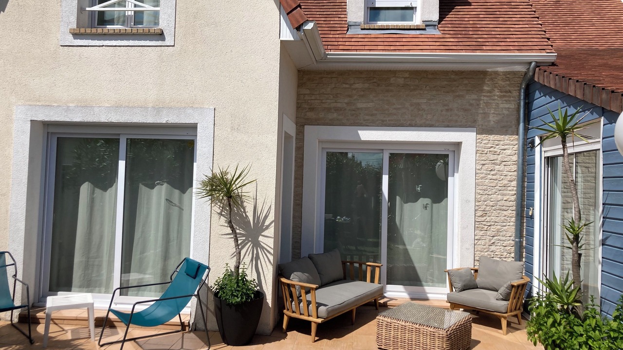 Photo of Patio Balcony in Saint-Regnobert-de-la-Cote-de-Nacre