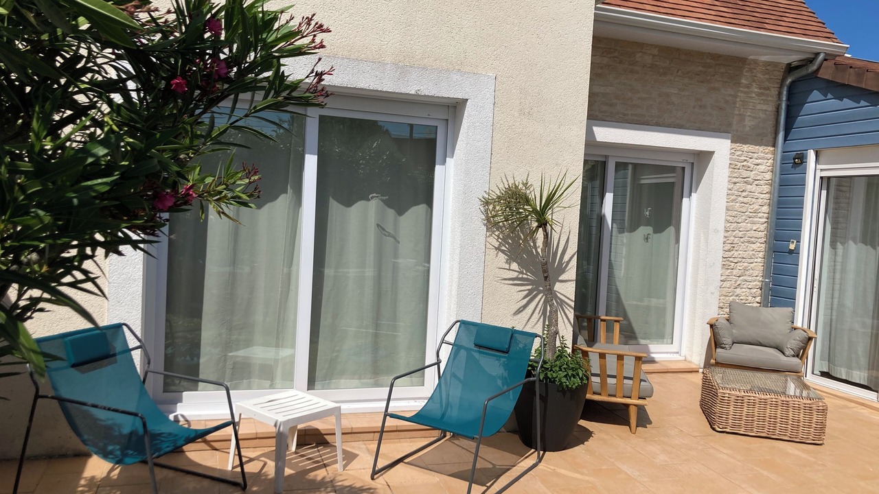Photo of Patio Balcony in Saint-Regnobert-de-la-Cote-de-Nacre