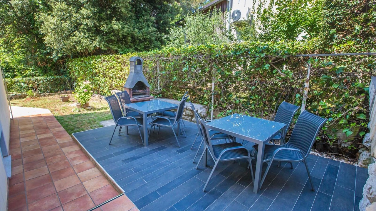 Photo of Patio Balcony in Borik