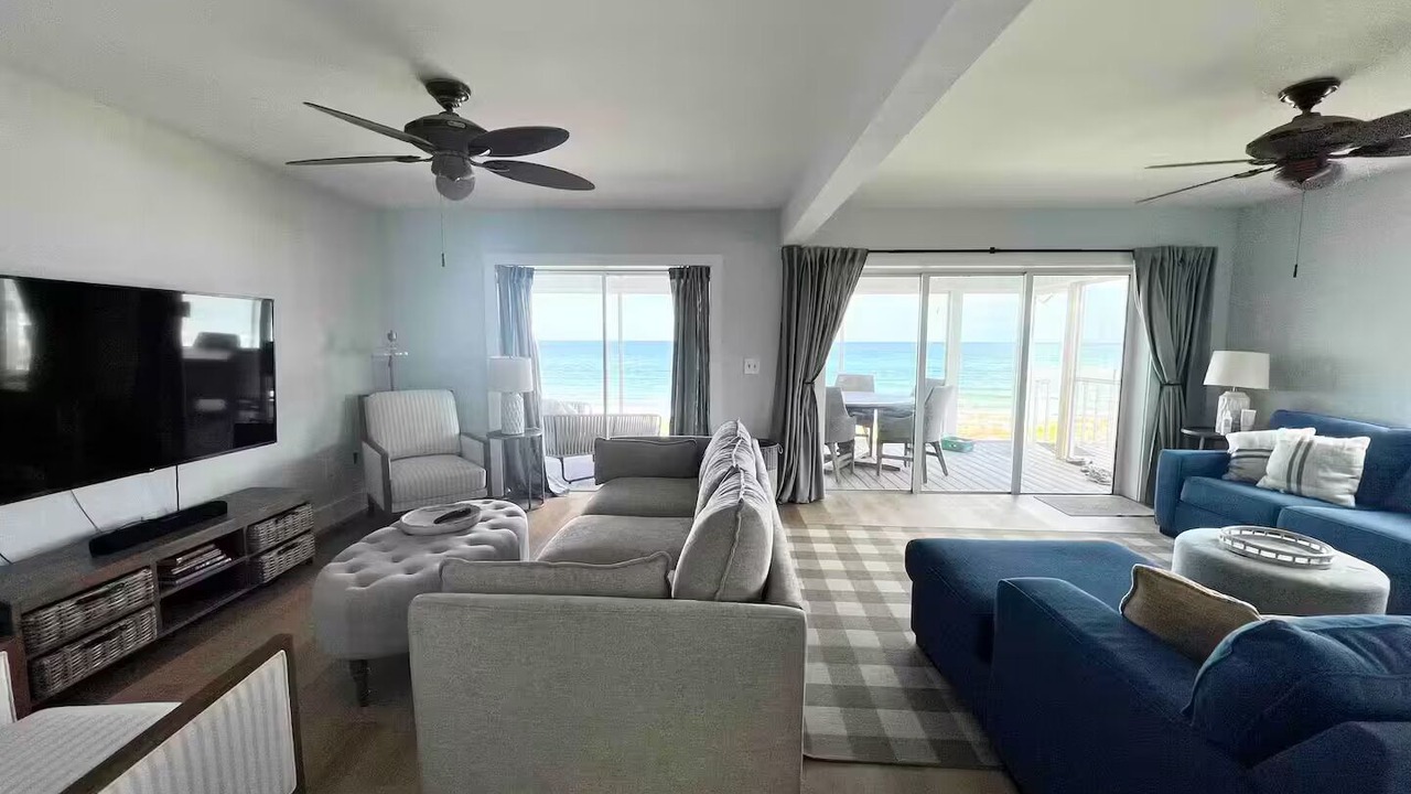 Photo of Livingroom in Palm Island