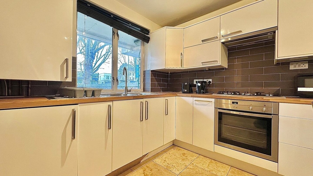 Photo of Kitchen in Stepney Green