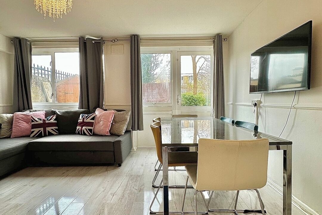 Photo of Livingroom in Stepney Green