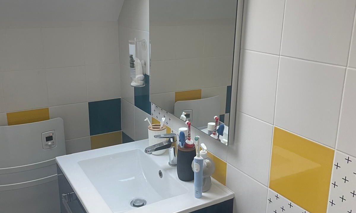 Photo of Bathroom in Le Mesnil-Saint-Denis