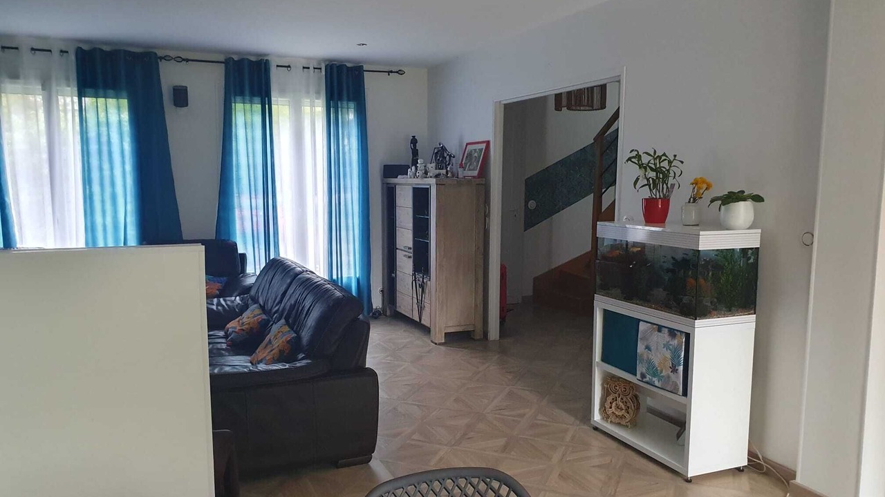 Photo of Livingroom in Le Mesnil-Saint-Denis