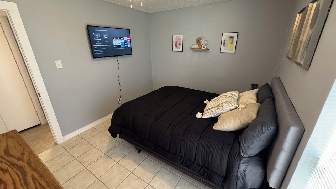 Photo of Bedroom in Smithville