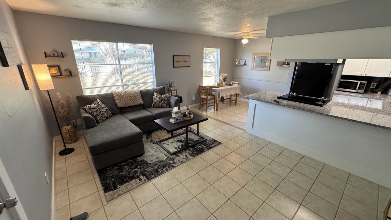 Photo of Livingroom in Smithville