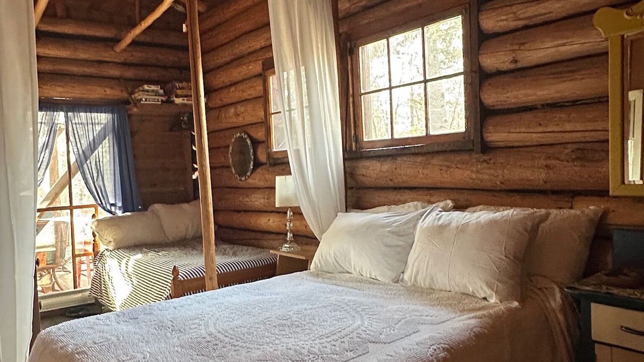 Photo of Bedroom in Victoria Beach