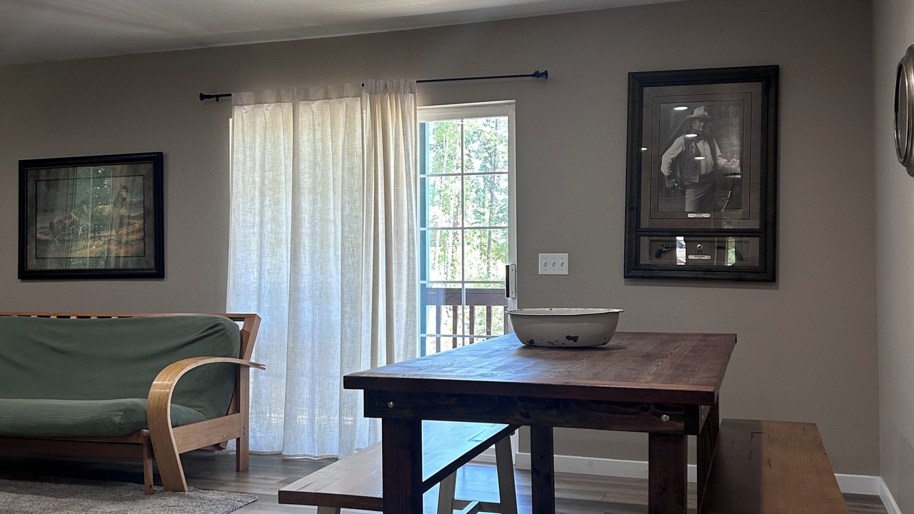 Photo of Livingroom in Loon Lake