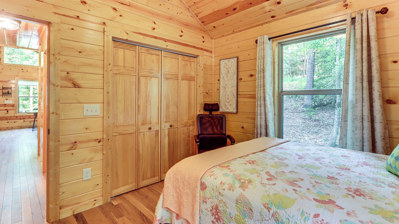 Photo of Bedroom in Murphy