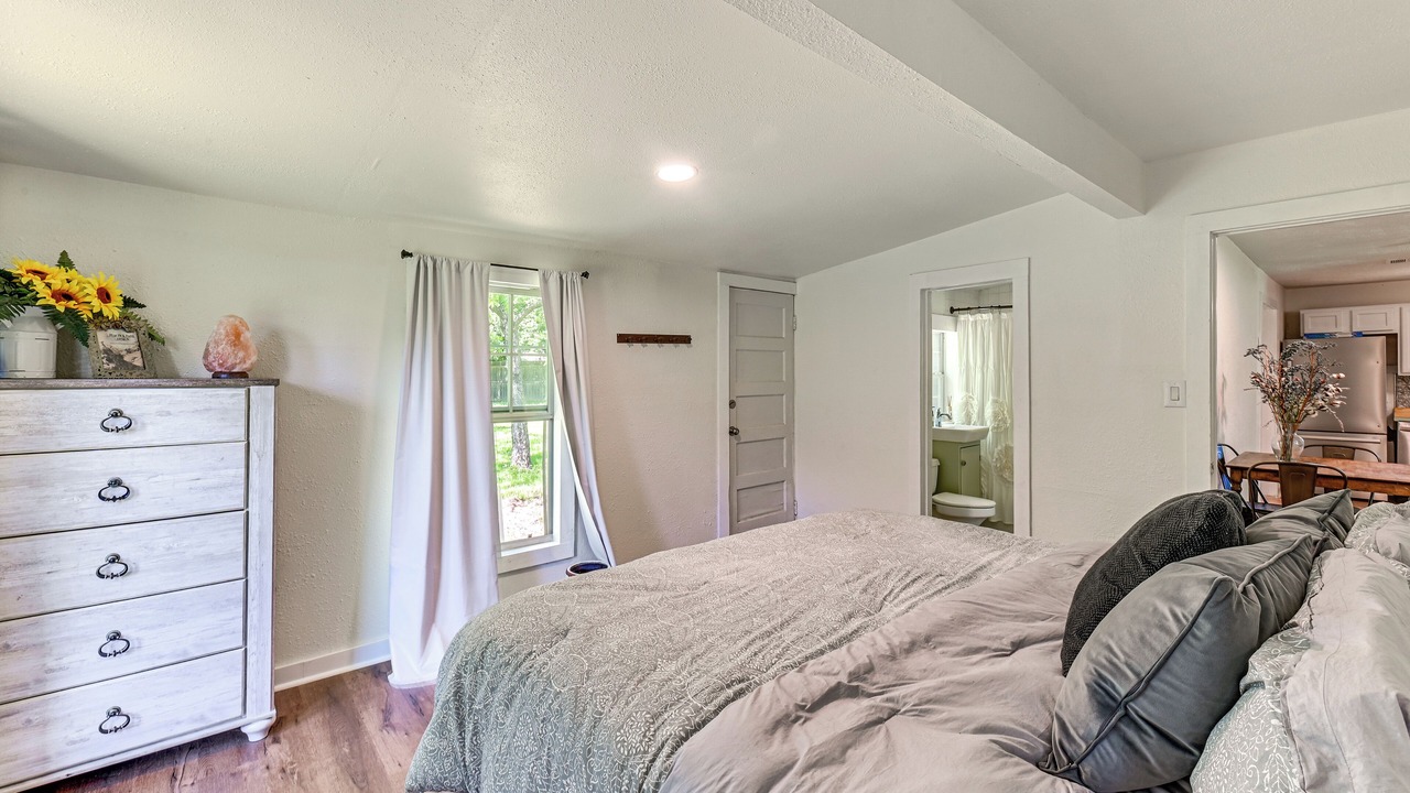 Photo of Bedroom in Aubrey