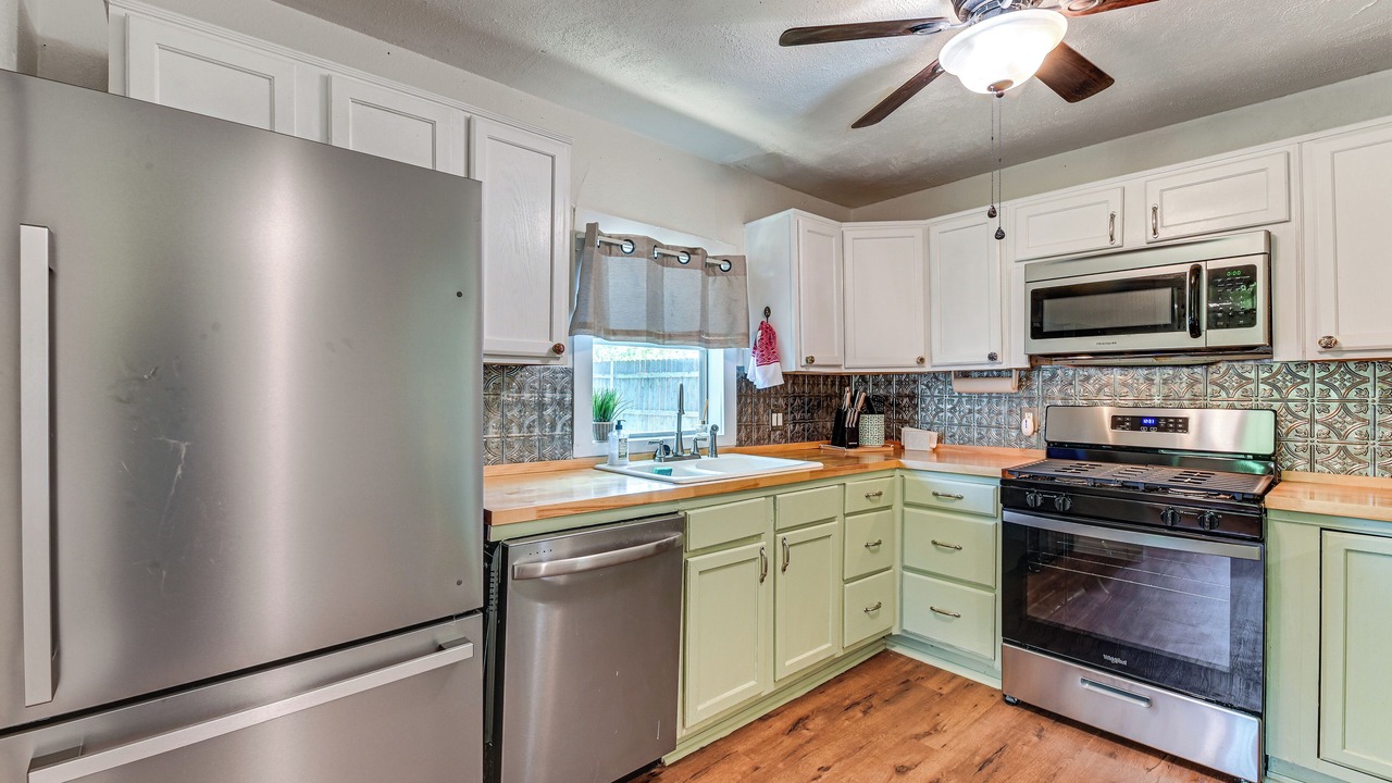 Photo of Kitchen in Aubrey