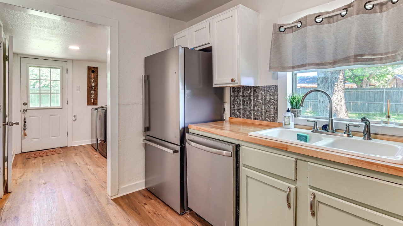 Photo of Kitchen in Aubrey