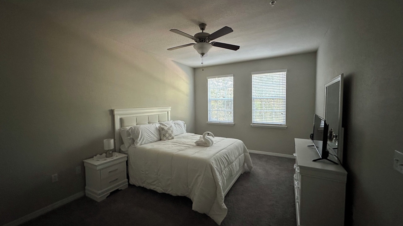 Photo of Bedroom in Bearss Plaza