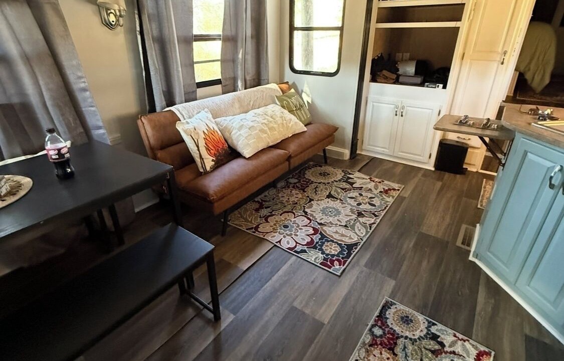 Photo of Livingroom in Bethany