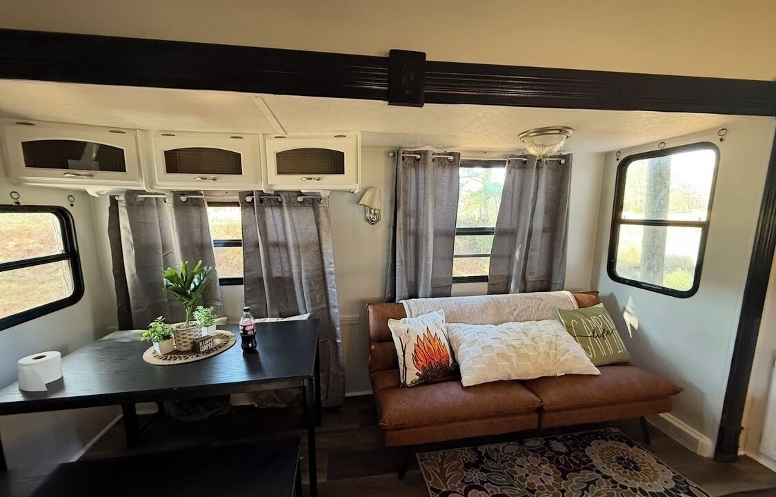Photo of Livingroom in Bethany
