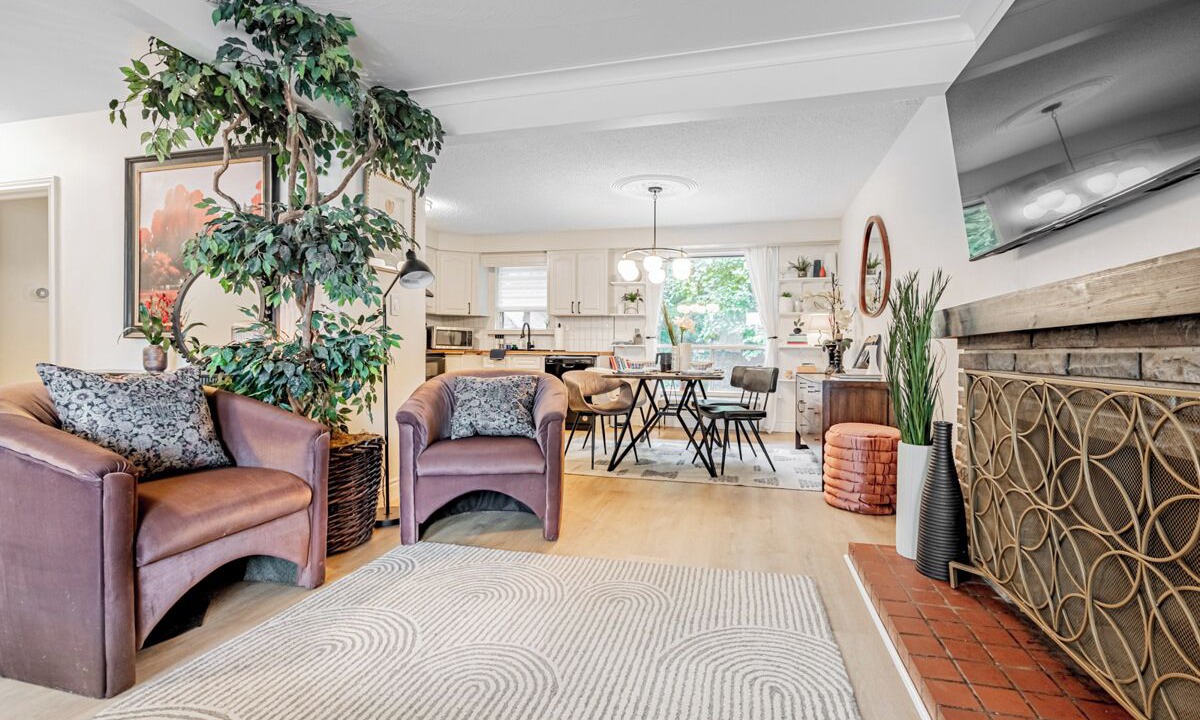 Photo of Livingroom in Lakeview