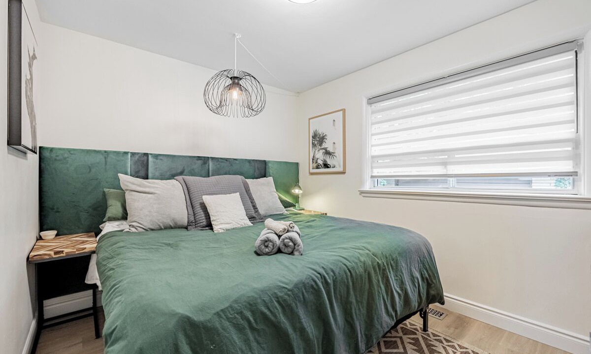 Photo of Bedroom in Lakeview