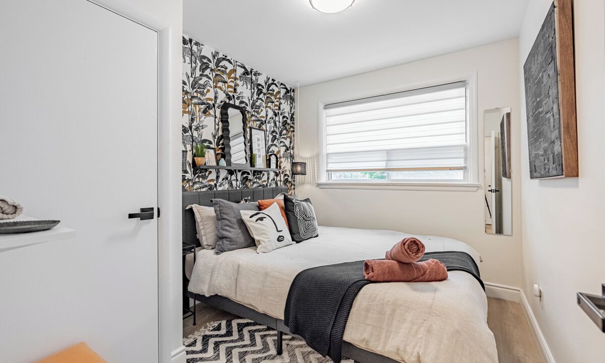 Photo of Bedroom in Lakeview