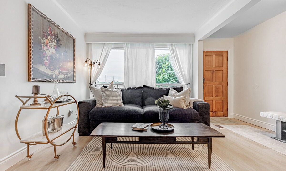 Photo of Livingroom in Lakeview