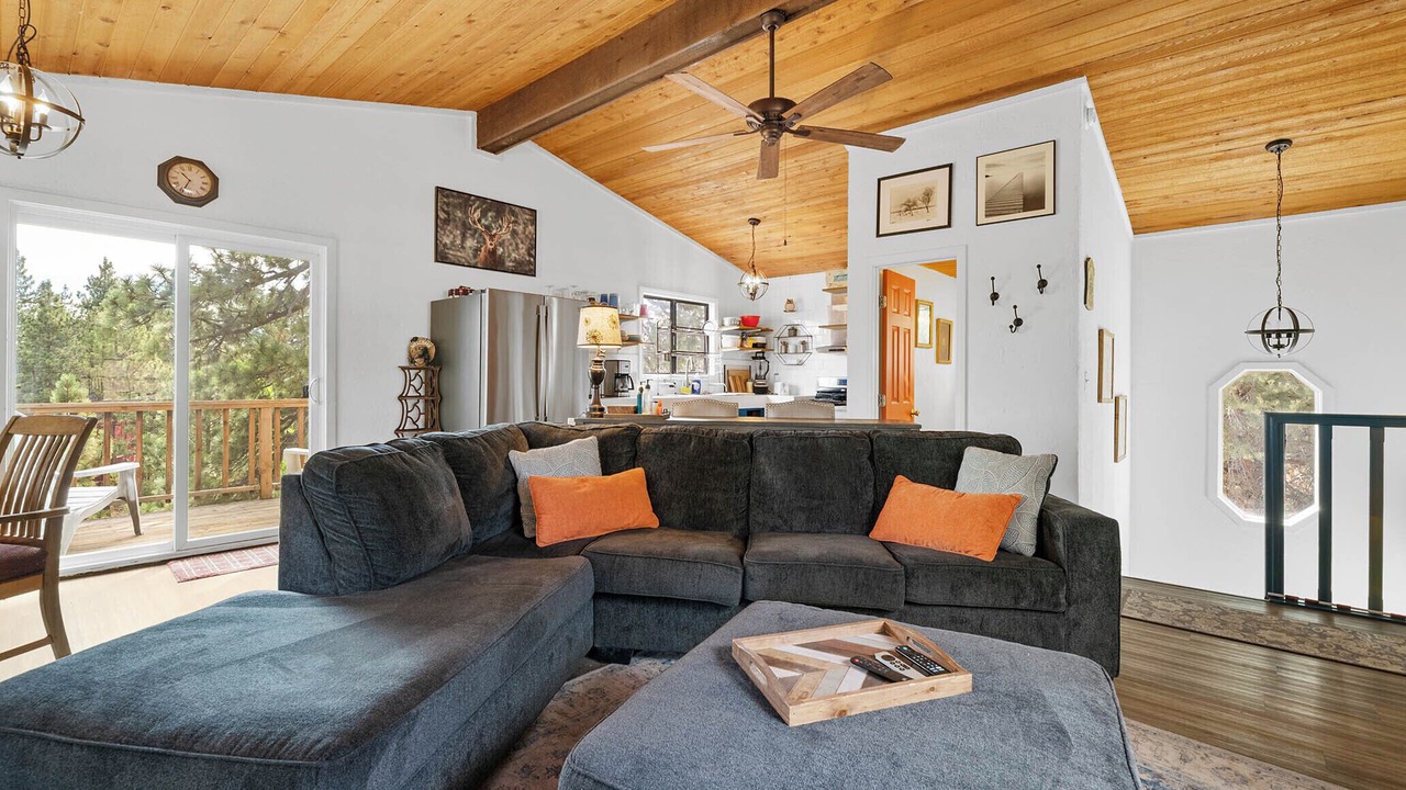 Photo of Livingroom in Big Bear