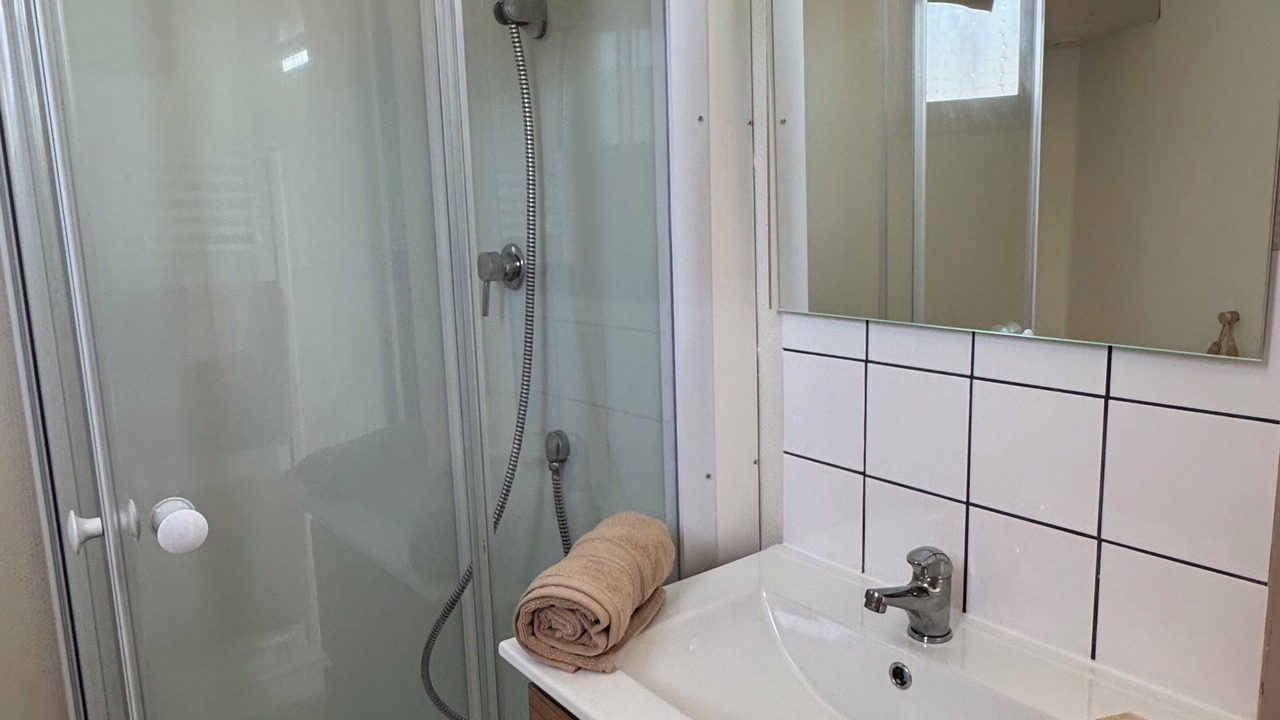 Photo of Bathroom in Luc-sur-Mer