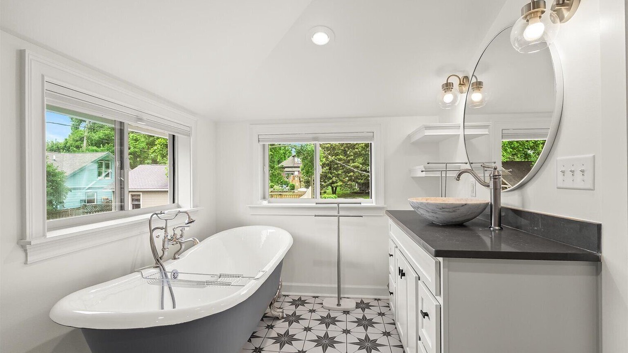 Photo of Bathroom in Eastwood