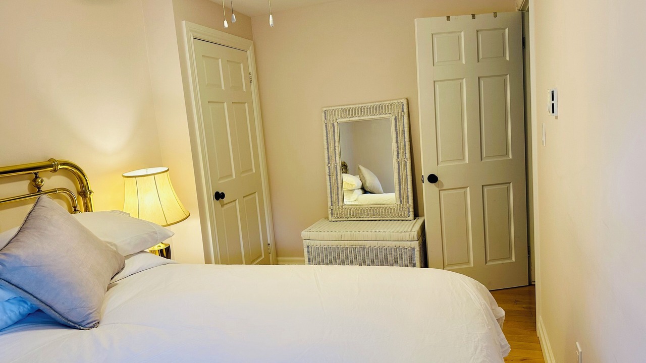 Photo of Bedroom in Amherstview