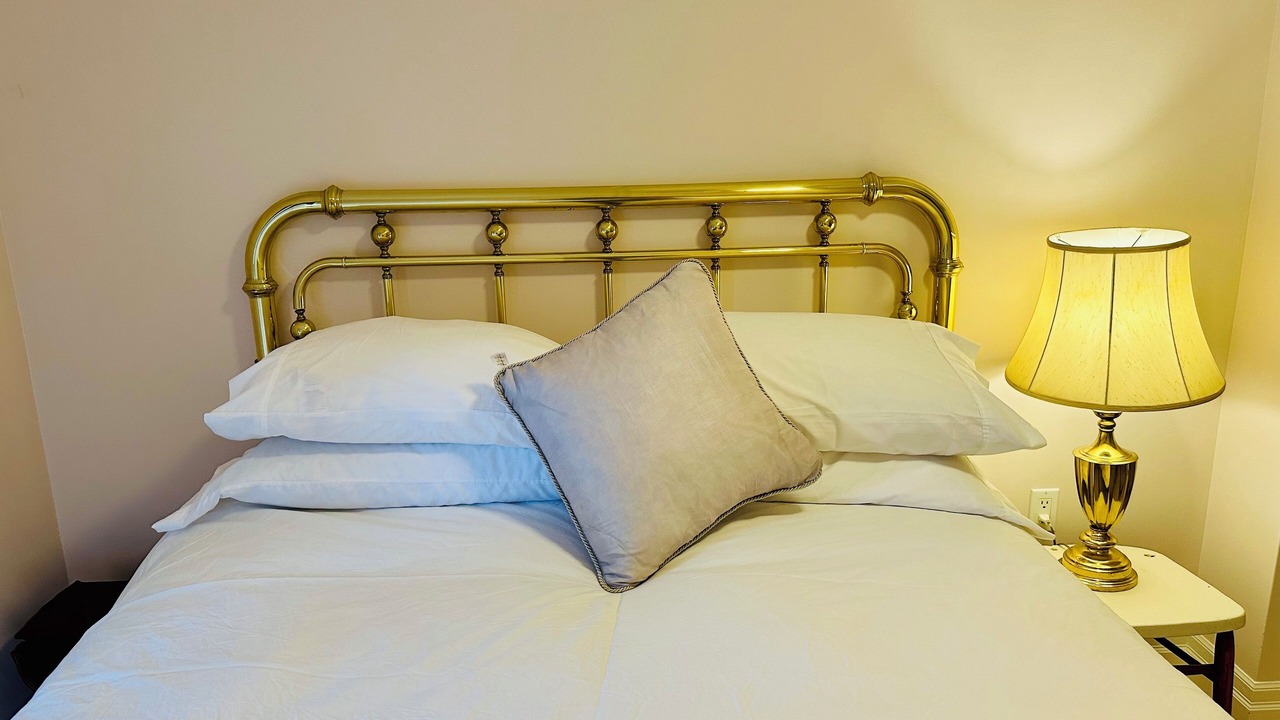 Photo of Bedroom in Amherstview