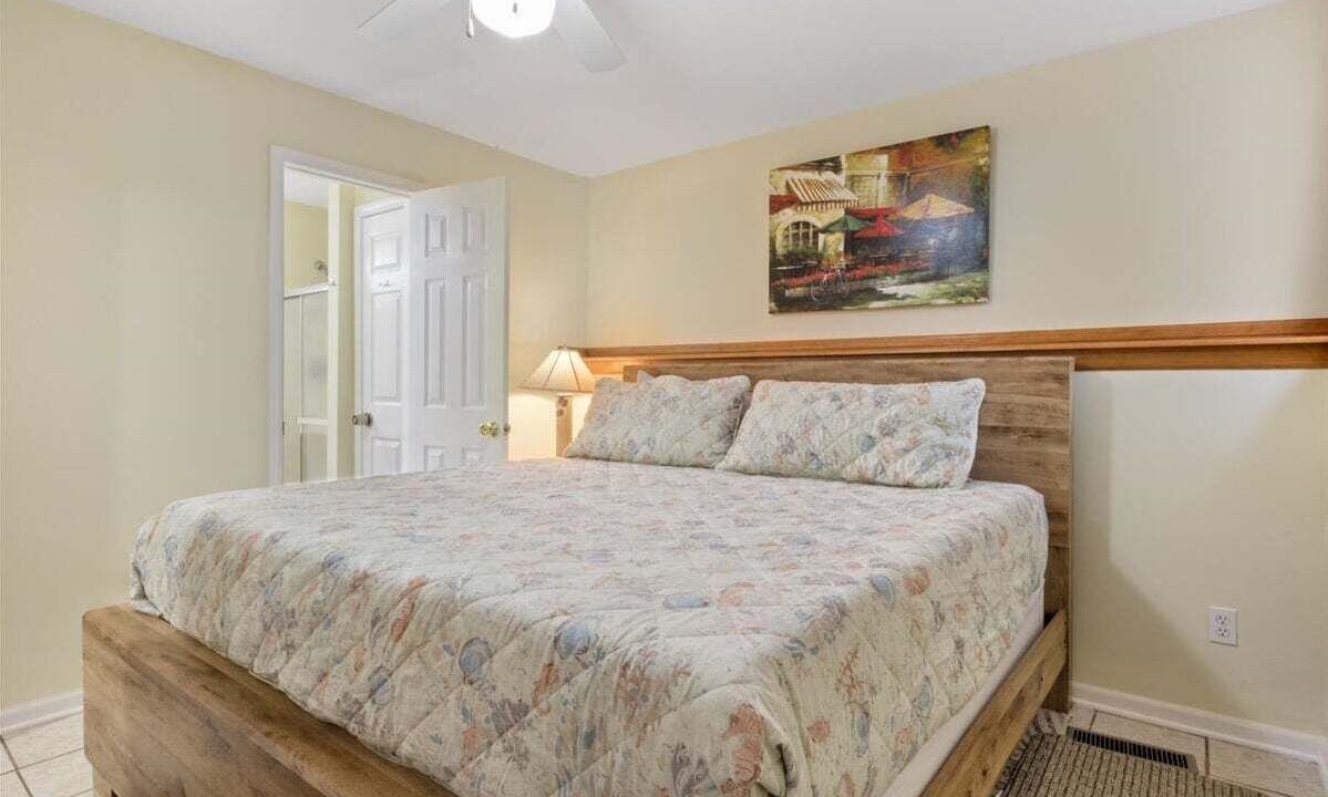 Photo of Bedroom in Roach