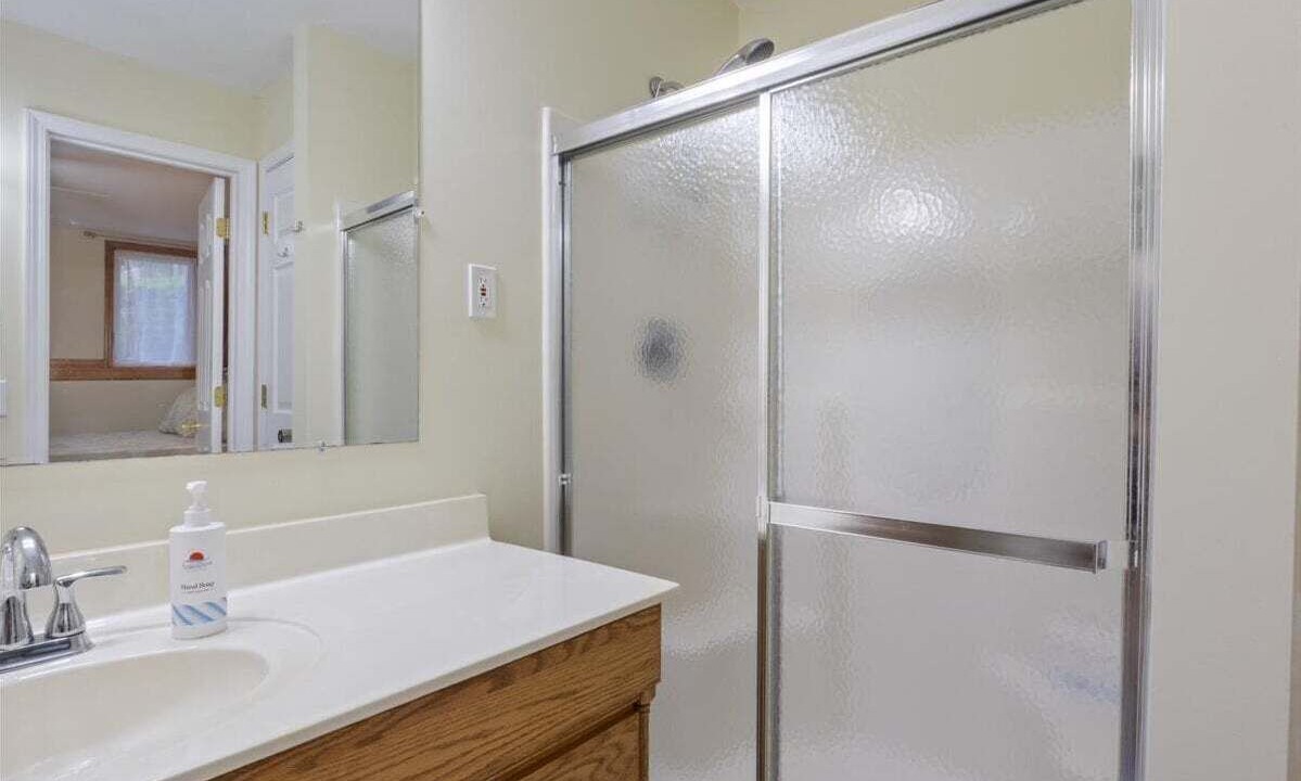 Photo of Bathroom in Roach