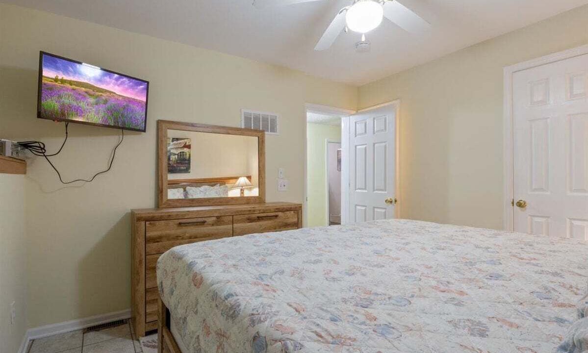 Photo of Bedroom in Roach