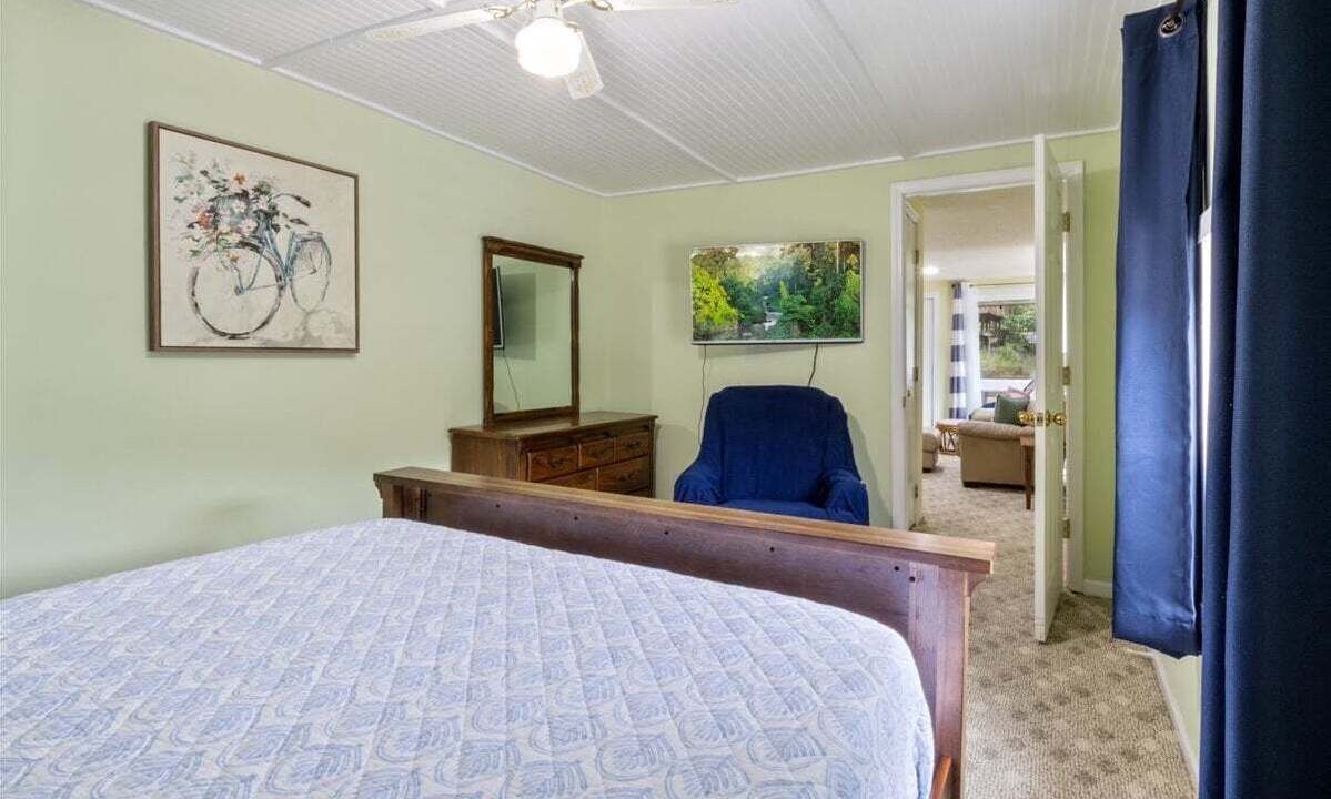 Photo of Bedroom in Roach