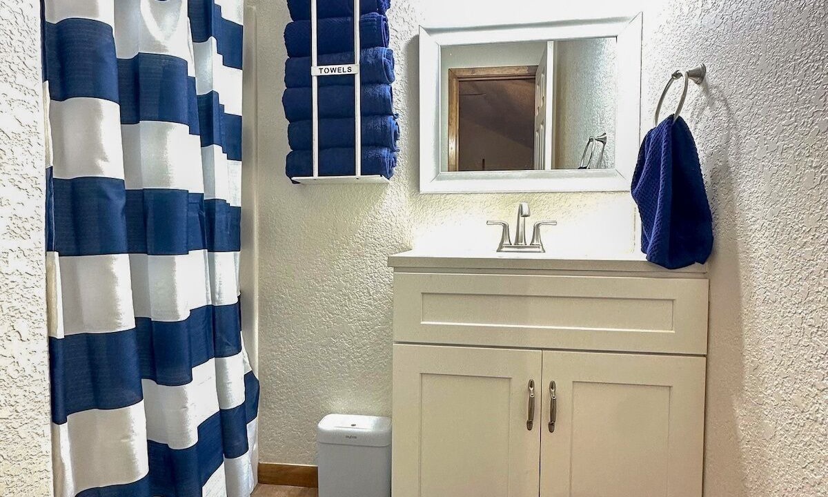 Photo of Bathroom in Uvalde County