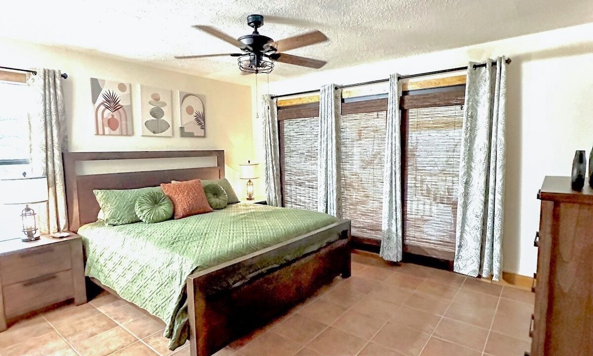 Photo of Bedroom in Uvalde County