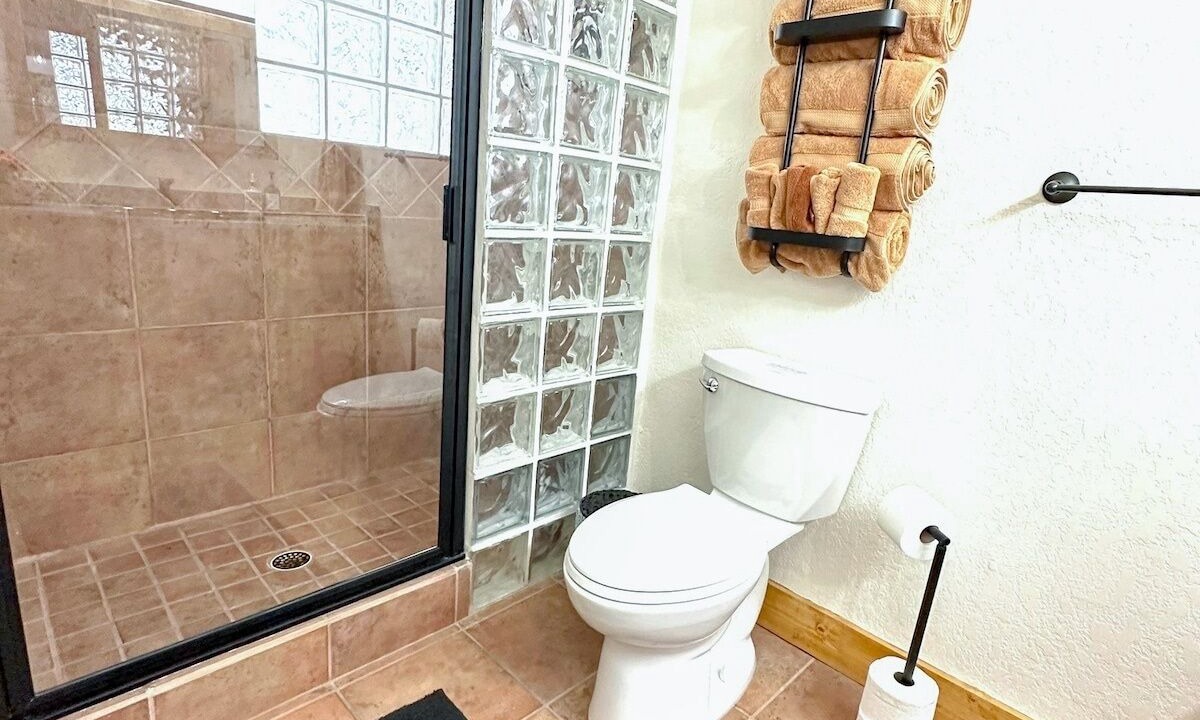 Photo of Bathroom in Uvalde County