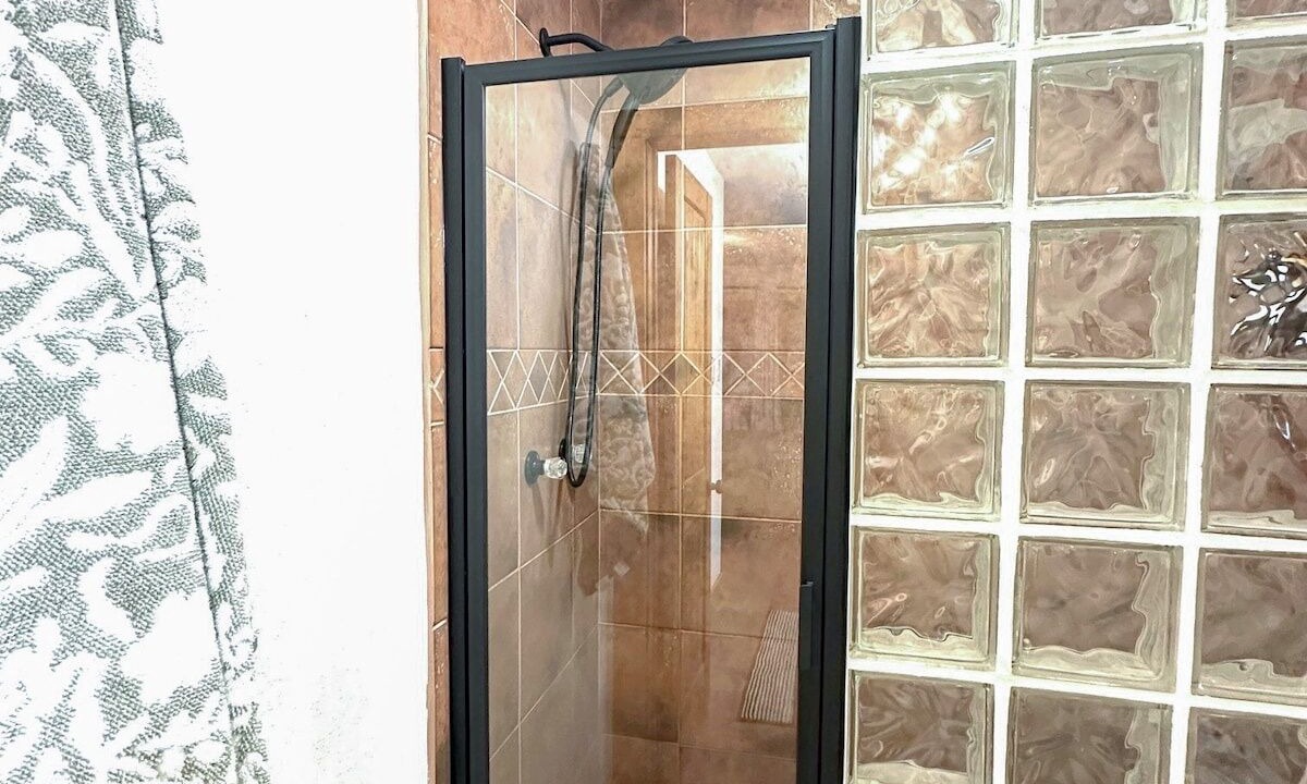 Photo of Bathroom in Uvalde County