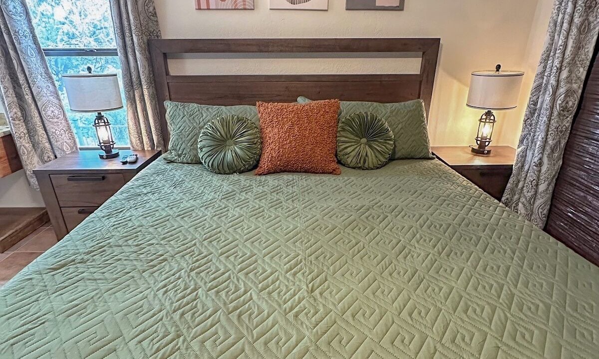 Photo of Bedroom in Uvalde County