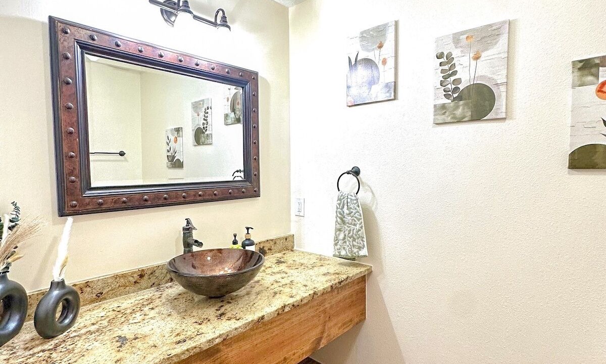 Photo of Bathroom in Uvalde County